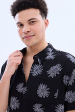Chemise de vacances à manches courtes imprimé floral thumbnail 2