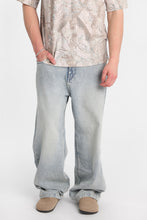 Ultra-Baggy Jeans thumbnail 1
