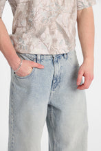 Ultra-Baggy Jeans thumbnail 2