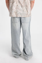 Ultra-Baggy Jeans thumbnail 3