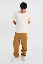 Pantalon décontracté resserré en sergé à poches avant obliques thumbnail 8