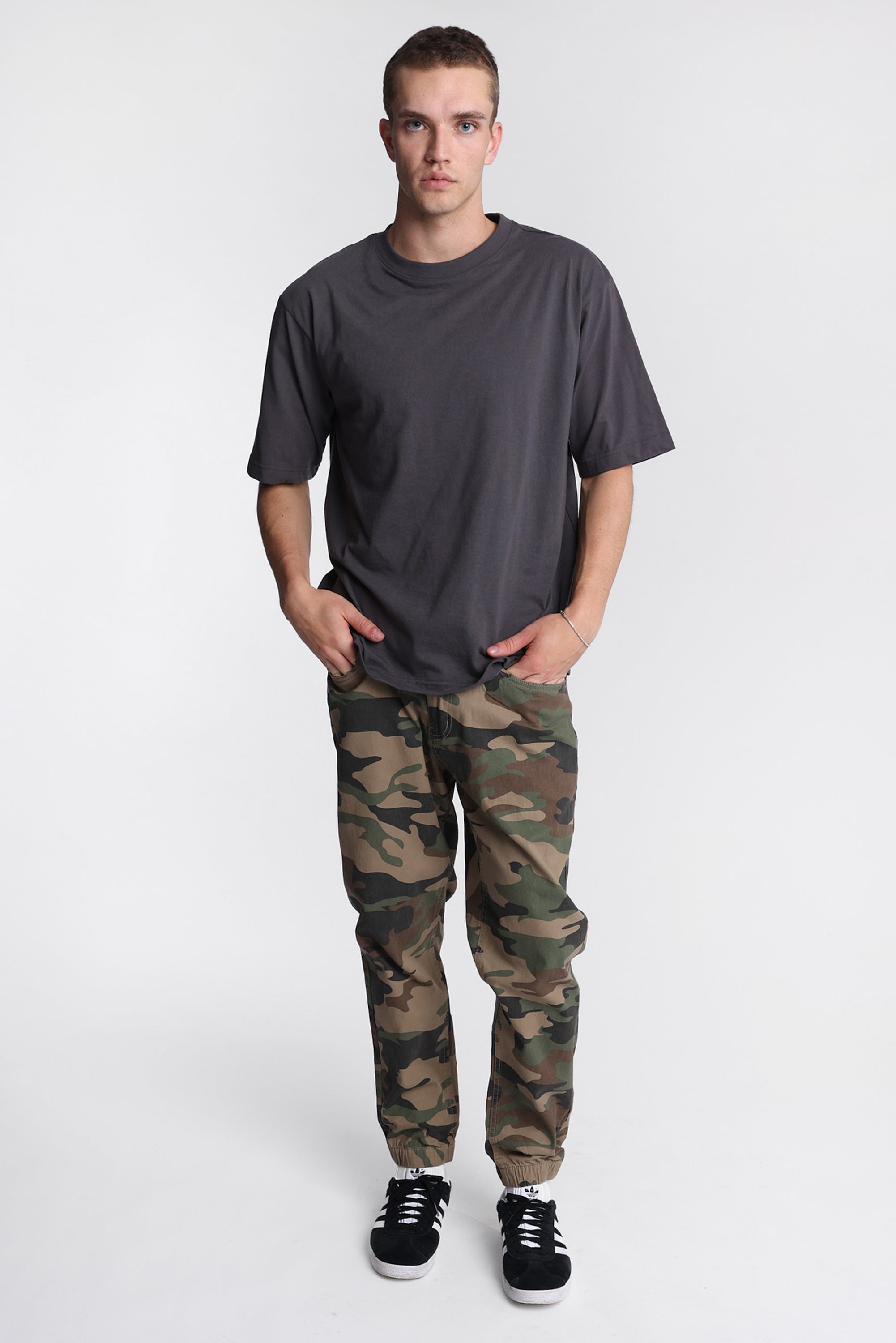 Relaxed Twill Jogger