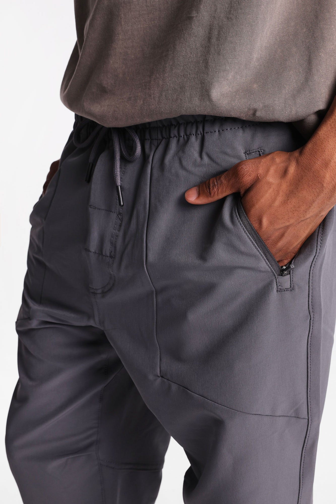 Zip-Pockets Traveler Jogger