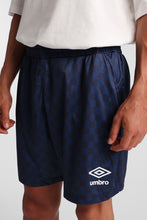 Short de soccer en tissu maillé Umbro en damier thumbnail 2