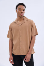 Chemise boutonnée à manches courtes en lin mélangé thumbnail 10