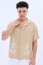 Chemise boutonnée à manches courtes en lin mélangé graphique brodé thumbnail 5