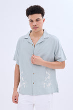 Chemise boutonnée à manches courtes en lin mélangé graphique brodé thumbnail 1