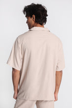 Chemise boutonnée à manches courtes en lin mélangé thumbnail 16