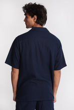 Chemise boutonnée à manches courtes en lin mélangé thumbnail 24