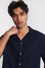 Chemise boutonnée à manches courtes en lin mélangé thumbnail 26