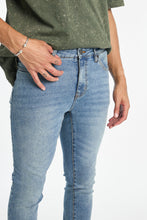 Chase Skinny Jeans thumbnail 2