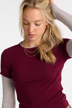 T-shirt superposé à manches longues à col ras du cou thumbnail 10