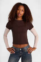 T-shirt superposé à double épaisseur à manches longues à col ras du cou thumbnail 6