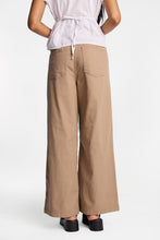 Low Rise Ultra-Wide Leg Pants thumbnail 8