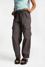 Low Rise Ultra-Loose Cargo Twill Joggers thumbnail 2