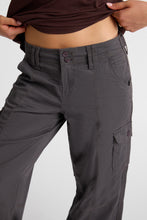 Pantalon cargo taille basse des années 2000 thumbnail 3
