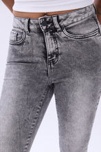 Mid Rise Cropped Skinny Jeans thumbnail 3