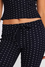 Pantalon pyjama à jambe semi-évasée en tricot gaufré thumbnail 6