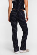 Pantalon pyjama à jambe semi-évasée en tricot gaufré thumbnail 7