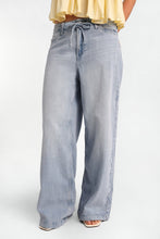 Low-Rise Ultra Wide Leg Drawstring Jeans thumbnail 5