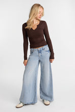 Jean à jambe large trapèze taille haute thumbnail 4