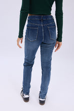 Mid Rise Skinny Jean thumbnail 2