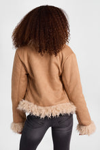 Blouson suédé doublé en fausse fourrure thumbnail 3