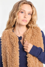 Gilet en fausse fourrure Sherpa thumbnail 6