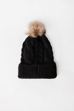Bonnet à pompon en fausse fourrure en tricot de câble thumbnail 2