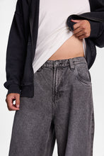 Skater Jeans thumbnail 2
