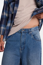 Ultra-Baggy Jeans thumbnail 2