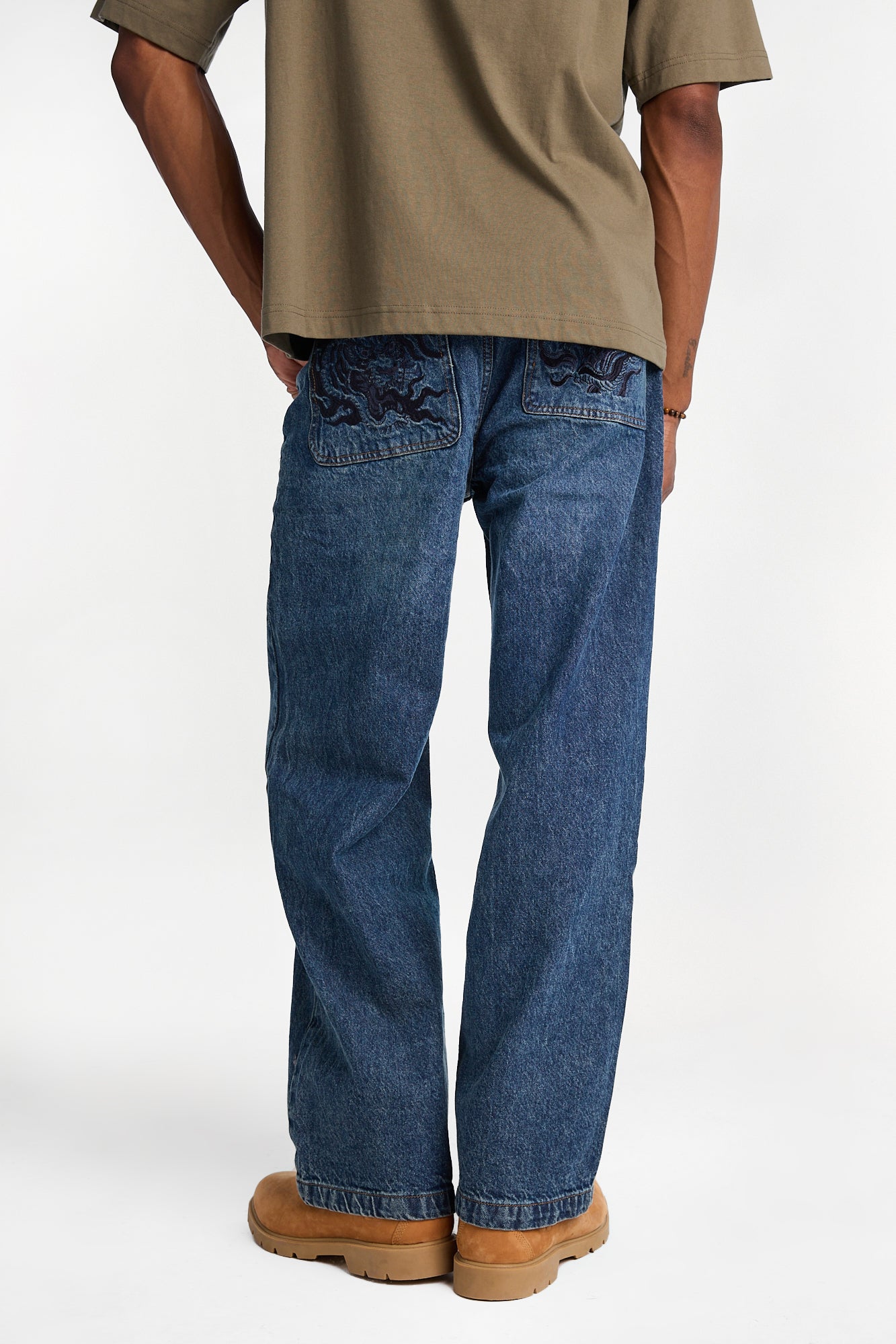Jean ultra-ample à tigre brodé