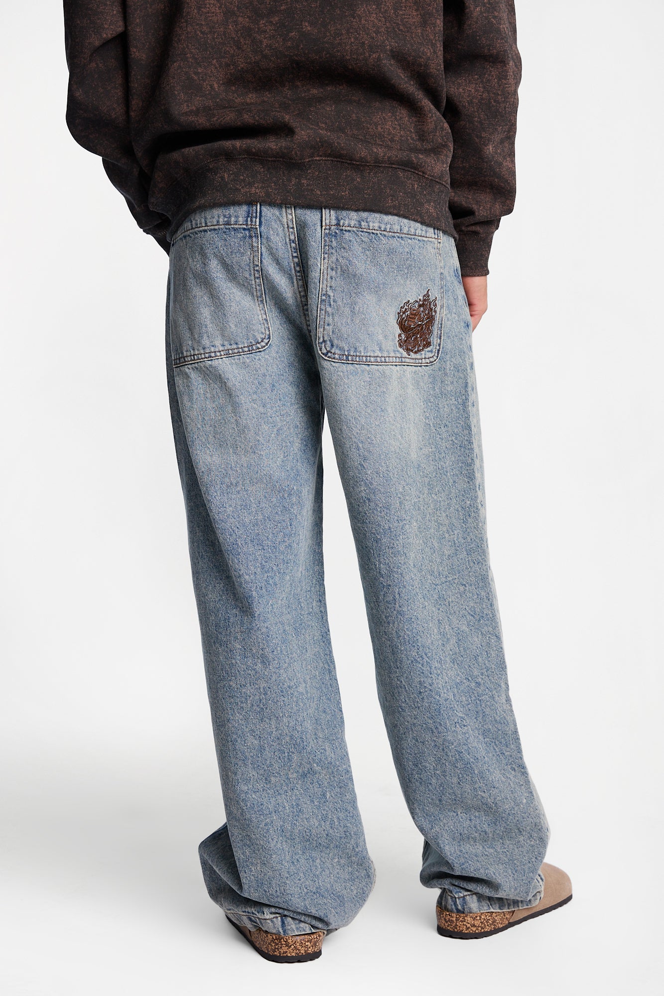 Jean ultra-ample brodé