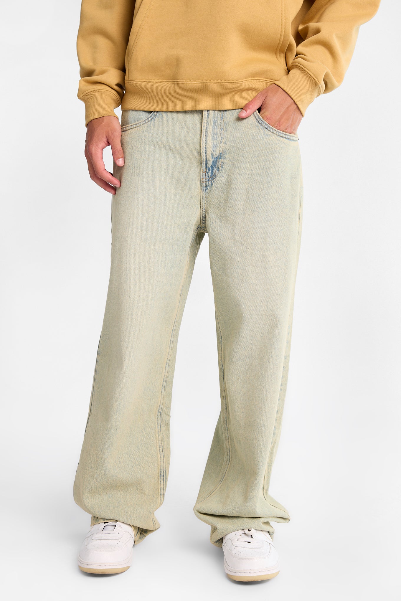 Jean ultra-ample teinté