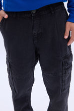 Pantalon cargo à poches en denim thumbnail 2