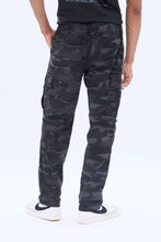 Pantalon cargo ample thumbnail 23