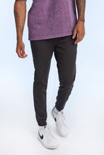 Jogger mince en sergé thumbnail 6