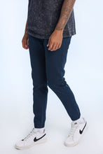Jogger mince en sergé thumbnail 26