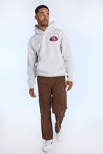 Pantalon cargo ample en sergé thumbnail 9