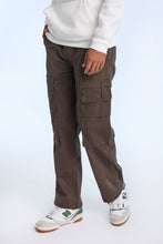 Pantalon cargo ample en sergé thumbnail 1