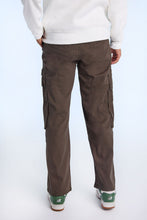 Pantalon cargo ample en sergé thumbnail 11
