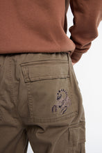 Pantalon ample cargo décontracté en sergé thumbnail 6
