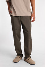 Pantalon en sergé ample en coupe Skateur à poches cargo camouflage thumbnail 17