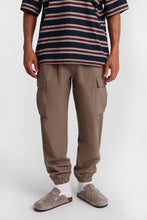 Traveler Jogger thumbnail 16