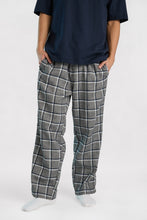 Pantalon pyjama classique à carreaux thumbnail 1