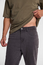 Liam Straight Jeans thumbnail 2