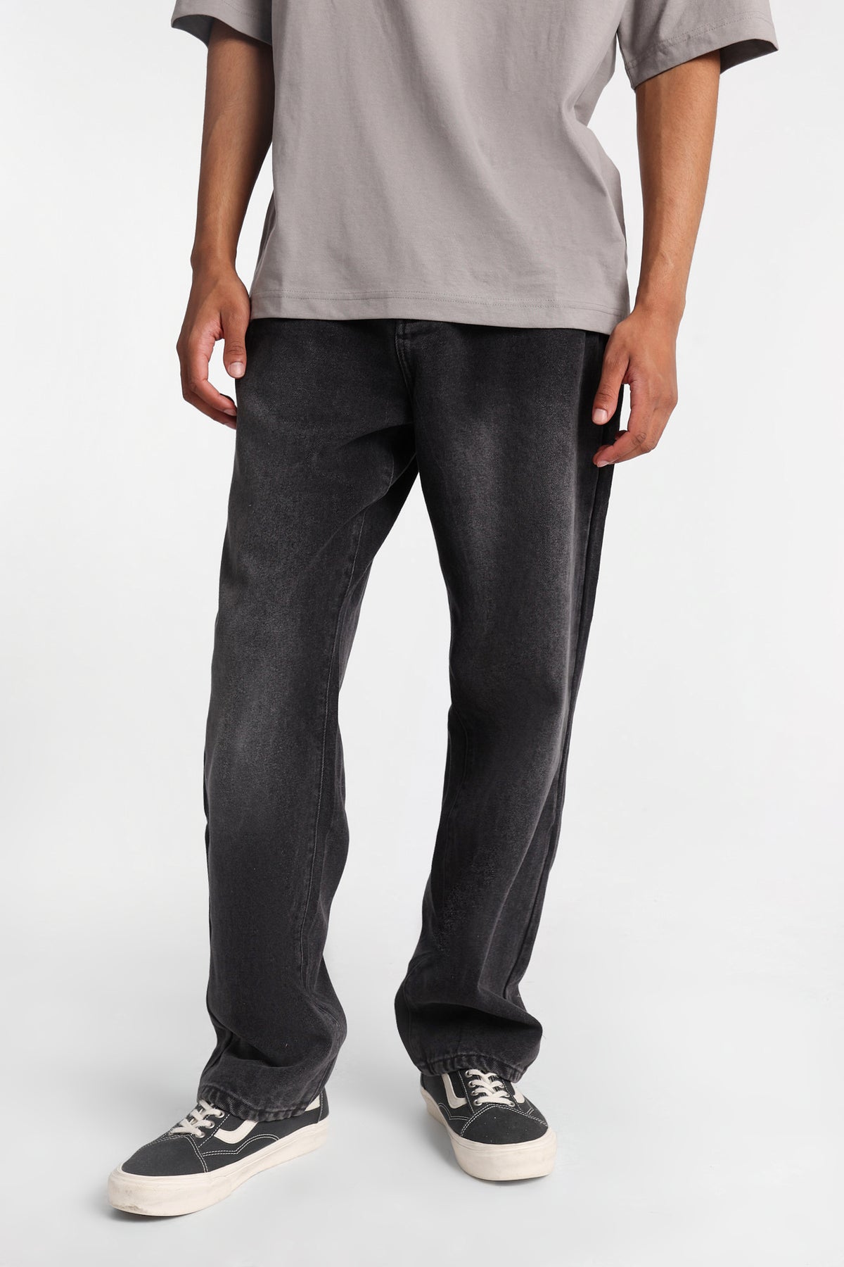 Jake Loose Jeans