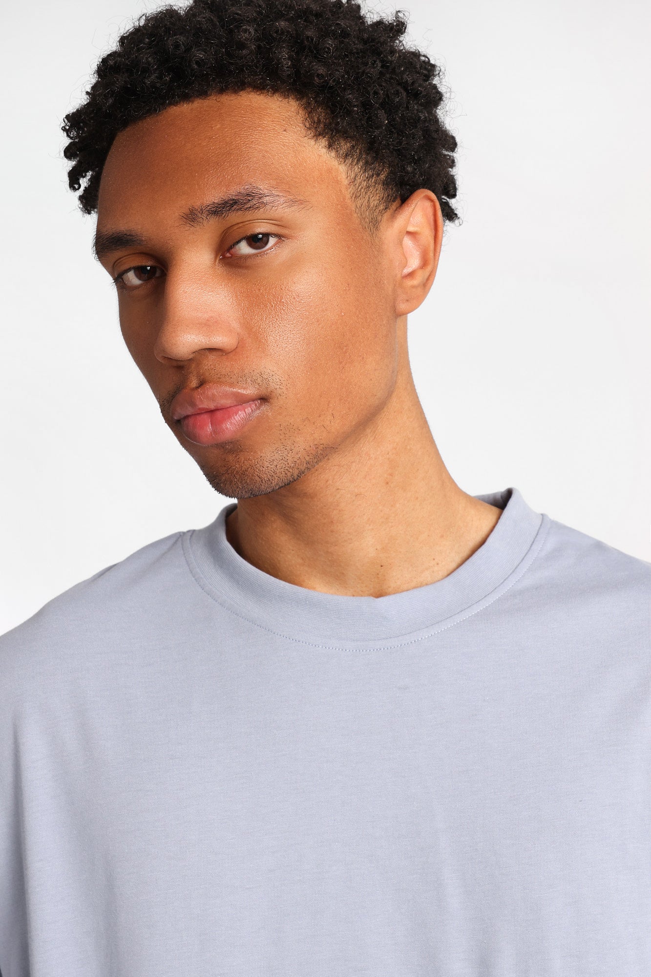 T-shirt haut de gamme surdimensionné à col ras du cou