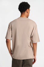 T-shirt haut de gamme coupe surdimensionné à col ras du cou North Western thumbnail 19