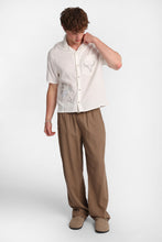 Chemise à manches courtes à motif floral brodé thumbnail 4